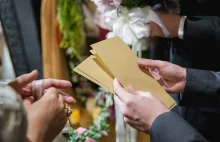 Ile kosztuje bycie gościem weselnym? "Do koperty włożę 600 zł"