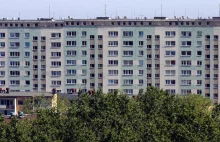 Polacy uwielbiają mieszkania w blokach z wielkiej płyty. "Sprzedają się...