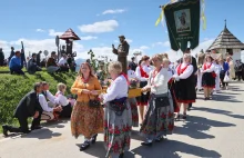 Boże Ciało. Ulicami polskich miast przeszły uroczyste procesje. Zobacz...