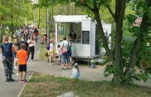 Zablokowana budka z lodami w Jaworznie. Właściciel znalazł rozwiązanie