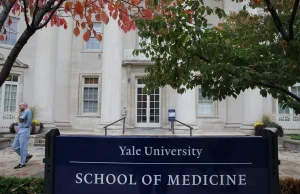 Wykładowczyni psychiatrii na Yale otwarcie fantazjuje o zabijaniu białych ludzi
