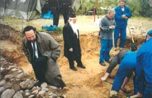 Poprzez naciski rabinów ekshumacje w Jedwabnem zawierają fałszywe konkluzje.