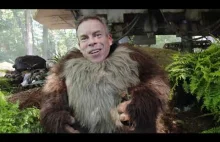 Warwick Davis i jego syn na planie powstania Skywalkera