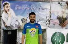 Piłkarz zmarł w czasie meczu upamiętniającego śmierć brata