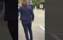 Macron dostaje liścia