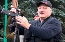 Łukaszenka: każda rodzina powinna mieć broń