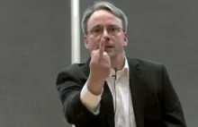 Linus Torvalds kontra antyszczepionkowiec, czyli walka na ostre słowa