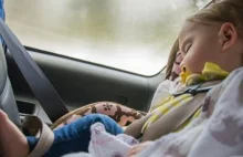 Dwulatek i niemowlak zamknięci w rozgrzanym samochodzie!