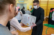 Katolicka Caritas przekazała 15 tys. pudełek z zabawkami dla biednych dzieci