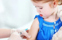 Naukowcy odradzają szczepienie dzieci i młodzieży przeciw COVID-19