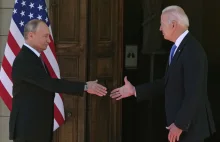 Finezyjna walka na gesty podczas spotkania Biden-Putin. Rosyjskiego...
