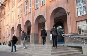 Najlepsze uczelnie ekonomiczne w Polsce. SGH po raz trzeci króluje na podium