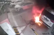 Chiny 2020 - Zapłon samochodu elektrycznego w czasie ładowania