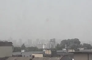 Burza piaskowa nad Kijowem. "Trudności z oddychaniem i piasek w ustach"