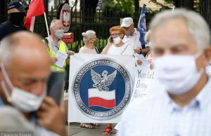 Emerytury esbeków. Sądy przywracają pełne świadczenia, które PiS obniżył ustawą