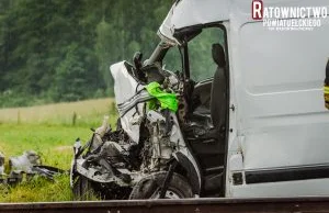 Tragiczny wypadek na torach. Bus wjechał pod szynobus relacji Olsztyn –...