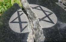 Masowa dewastacja nagrobków na cmentarzu żydowskim w Bielsku-Białej