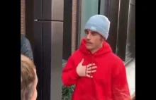 Justin Bieber Begs Fans Not to Come to His House for Pictures.