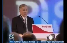 Konwencja PiS: Kaczyński tak masakruje hymn, że realizator wyłącza mu mikrofon