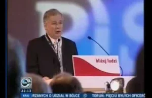 Konwencja PiS: Kaczyński tak masakruje hymn, że realizator wyłącza mu mikrofon