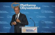 Donald Tusk popisowo wyciera podłogę młodym funkcjonariuszem TVPIS.