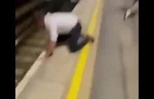Pijany Anglik postanawia wskoczyć na tory wprost pod nadjeżdżający pociąg