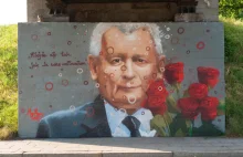 Mural z Jarosławem Kaczyńskim nową atrakcją Nowego Sącza