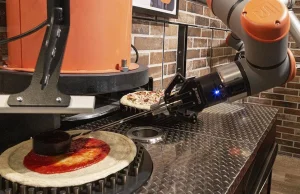 Pierwsza taka pizzeria na świecie - dania przygotowuje robot