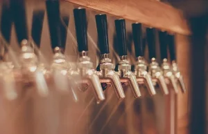 Pub oferuje darmowe piwo zaszczepionym przeciwko COVID-19