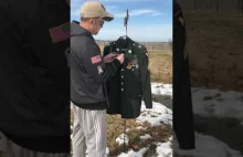 Amerykański weteran, pali swój mundur, po tym jak kraj go zawiódł