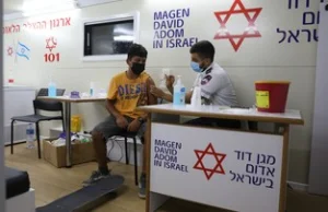 Izrael planuje powrócić do niektórych obostrzeń pomimo 85% zaszczepionych