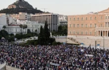 Masowe protesty w Grecji przeciwko segregacji sanitarnej