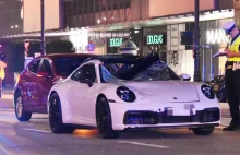 Dramatyczny wypadek w centrum Warszawy. Porsche zabiło pieszego. Na ulicy...