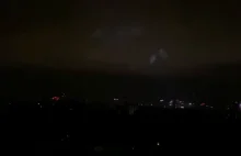 Lasery na niebie w Warszawie