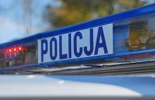 Łódź. 16-latek zaatakował nożem. Policjant dostał od niego cios w szyję