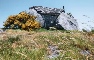 Casa do Penedo - jak unikatowy dom z kamienia stał się turystycznym viralem