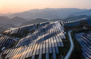 Coraz więcej solarnych gór w Chinach. Ekologia czy dewastacja?