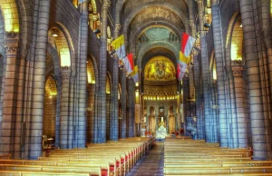 Katolicyzm dalej religią państwową w księstwie Monako.