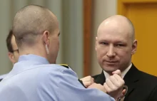 Zabił 77 ludzi.Anders Breivik chce sprzedać prawa do filmu za miliony euro