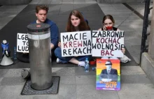 Akcja przeciw Czarnkowi! Młodzieżowe Forum LGBT+: „Przeciw polityce...