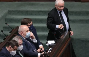 Kaczyński chce iść na starcie z UE i USA