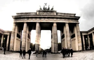 W Niemczech pytają o "przesiedlenia gejów w PL", ale to w Berlinie gejów biją