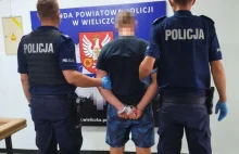 Chciał rozładować złość, więc postanowił głową wybić szybę w radiowozie