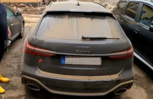 Youtuber użył prasowego Audi RS6 do pomocy dla powodzian.