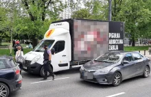 Prokuratura zaskarżyła zakazy dla homofobicznych i antyaborcyjnych furgonetek