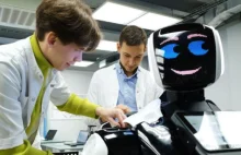 "Koniec systemu edukacji": czy roboty mogą zastąpić nauczycieli? [ENG]