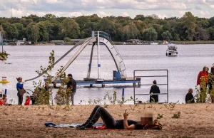 Segregacja sanitarna na berlińskim kąpielisku Tegel [DE]