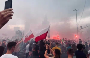 Dwa pochody w rocznicę Powstania Warszawskiego: Marsz Milczenia i marsz...