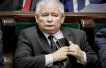 Kaczyński obniżył w 2018 roku pensje posłom i senatorom.