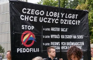 Przełom w sprawie "homofobusów" w Szczecinie. Sąd: mogło dojść do zniesławienia